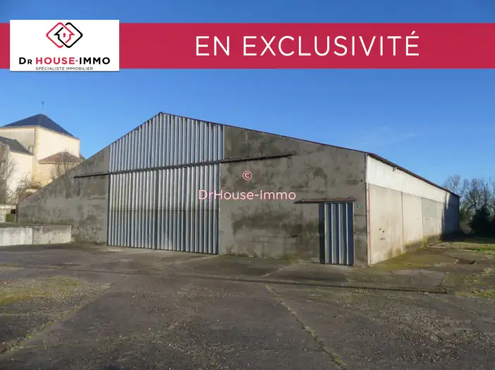 Local de stockage 1 pièce de 785 m² - Avrilly (03130)
