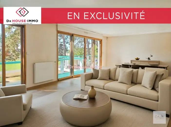 Maison 9 pièces de 210 m² - Peschadoires (63920)