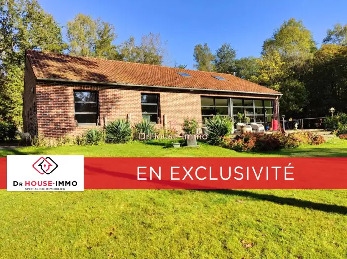Maison 7 pièces de 222 m² - Flines-lès-Mortagne (59158)