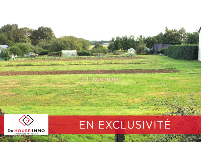 Terrain de 779m²