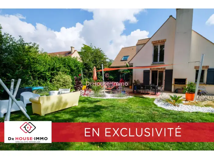 Maison 8 pièces de 188 m² - Feucherolles (78810)