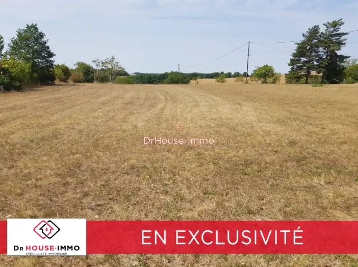 Terrain de 4 338 m² - Verteillac (24320)