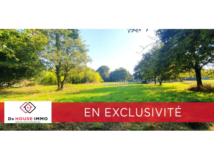 Terrain de 2 878 m² - Sévérac (44530)