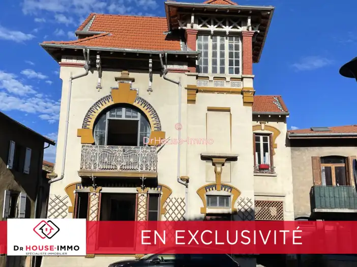 Maison 8 pièces de 150 m² - Saint-Paul-en-Jarez (42740)