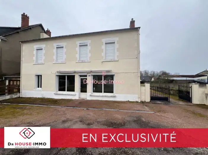 Maison 8 pièces de 198 m² - Avord (18520)