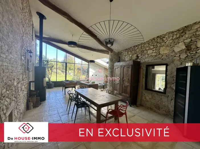 Maison 7 pièces de 226 m² - Cliousclat (26270)