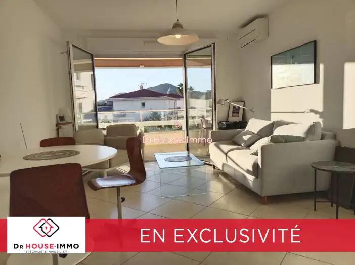 Appartement 2 pièces de 41 m² - Carqueiranne (83320)