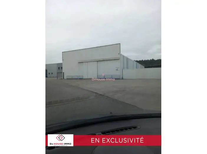 Commerce 2 pièces de 325 m² - Villenave-de-Rions (33550)