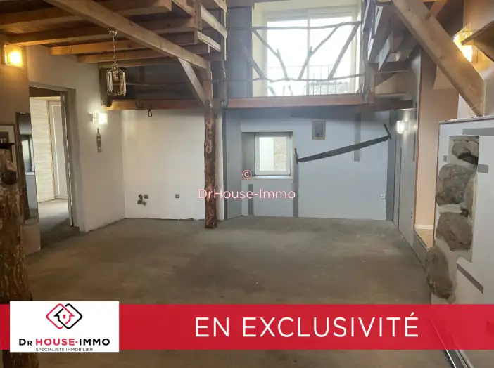 Maison 8 pièces de 165 m² - Valprivas (43210)