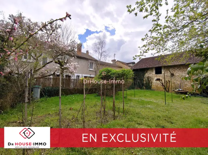 Immeuble 11 pièces de 253 m² - Savignac-les-Églises (24420)