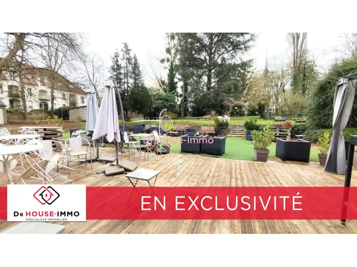 Immeuble 25 pièces de 1 000 m² - Dammarie-les-Lys (77190)