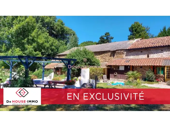 Propriété 10 pièces de 350 m² - Carcassonne (11000)