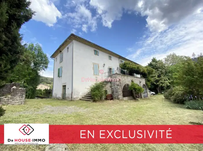 Maison 12 pièces de 341 m² - Prades (07380)