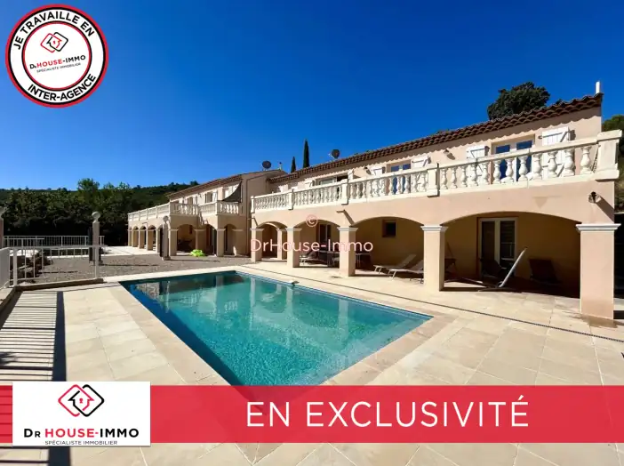 Maison 12 pièces de 274 m² - Le Cannet-des-Maures (83340)