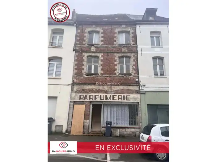 Immeuble 10 pièces de 140 m² - Le Quesnoy (59530)