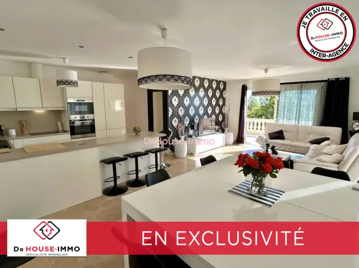 Maison 12 pièces de 274 m² - Le Cannet-des-Maures (83340)