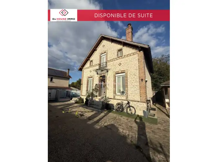Maison 4 pièces de 125 m² - Saint-Pierre-lès-Nemours (77140)