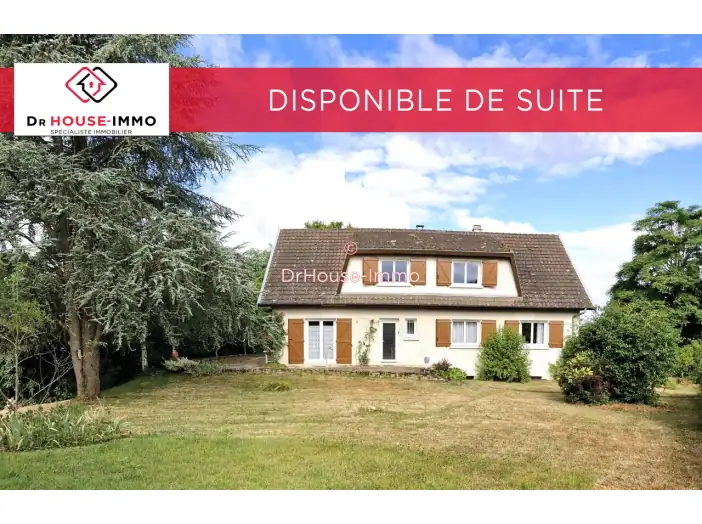 Maison 9 pièces de 222 m² - Saint-Chef (38890)