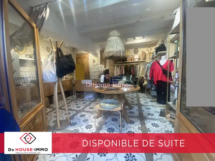 Commerce 1 pièce de 24 m² - Saint-Laurent-d'Aigouze (30220)