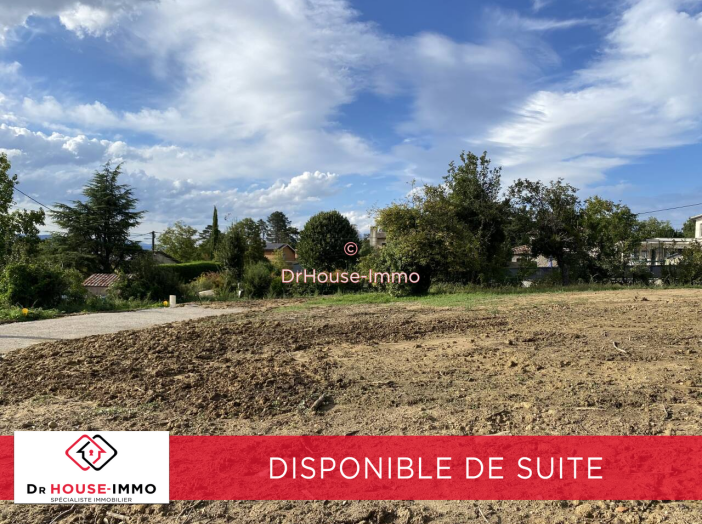 Terrain de 667m²