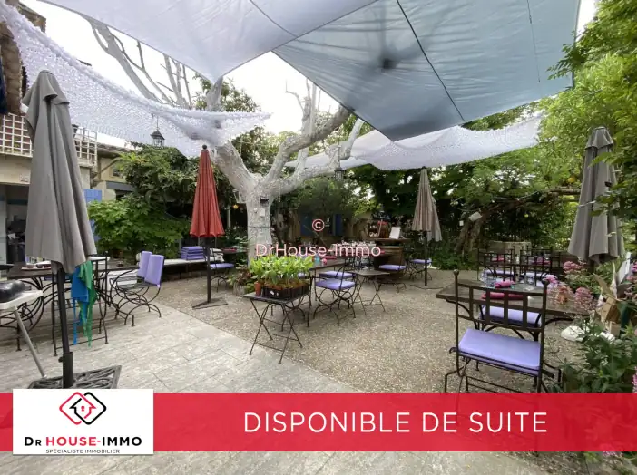 Commerce 11 pièces de 315 m² - Fontvieille (13990)