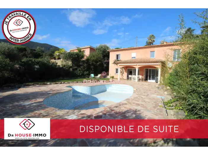 Maison 6 pièces de 157 m² - Cavalaire-sur-Mer (83240)