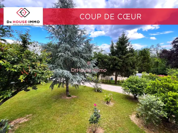 Maison 5 pièces de 111 m² - Château-l'Évêque (24460)