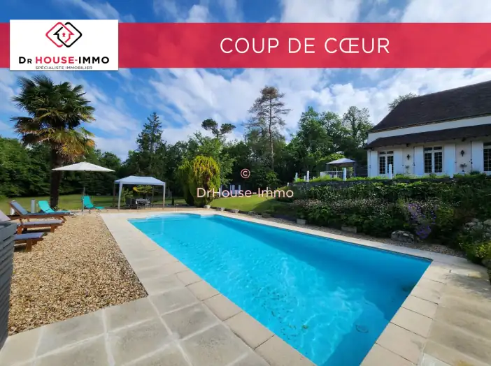 Maison 9 pièces de 210 m² - Creysse (24100)