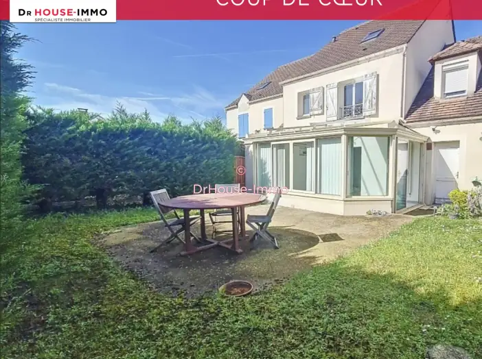 Maison 5 pièces de 98 m² - Montcourt-Fromonville (77140)