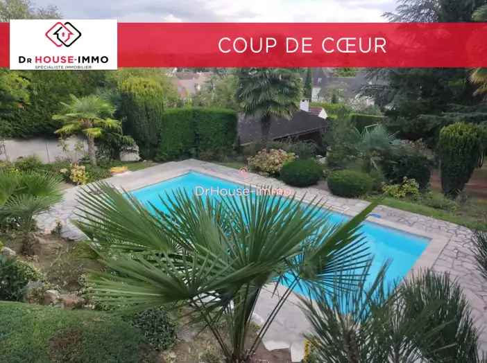 Maison 10 pièces de 250 m² - Maurecourt (78780)