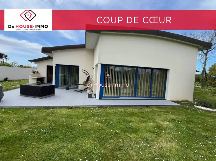 Maison 7 pièces de 236 m² - Lanildut (29840)