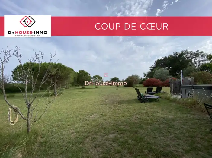 Maison 10 pièces de 320 m² - Saintes-Maries-de-la-Mer (13460)