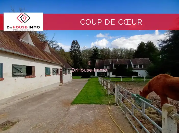 Maison 10 pièces de 336 m² - Poigny-la-Forêt (78125)