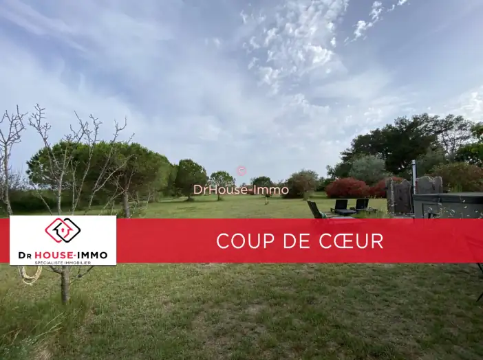 Maison 10 pièces de 320 m² - Saintes-Maries-de-la-Mer (13460)