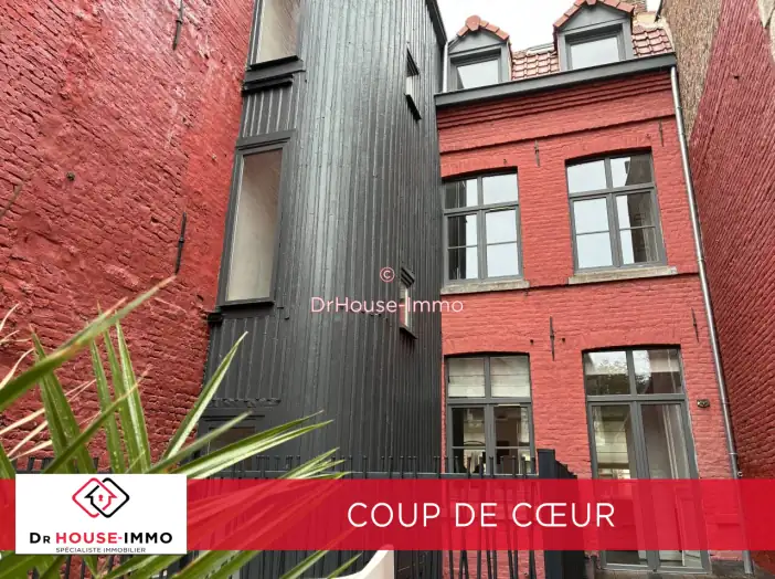 Maison 7 pièces de 240 m² - Lille (59000)