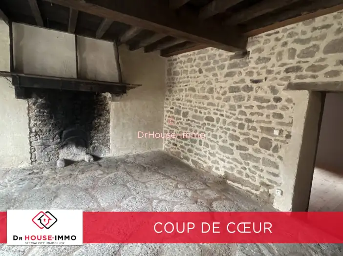 Maison 6 pièces de 126 m² - Saint-Silvain-Bas-le-Roc (23600)