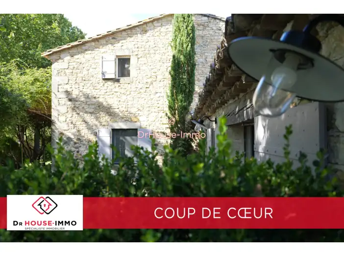 Maison 6 pièces de 320 m² - Uzès (30700)