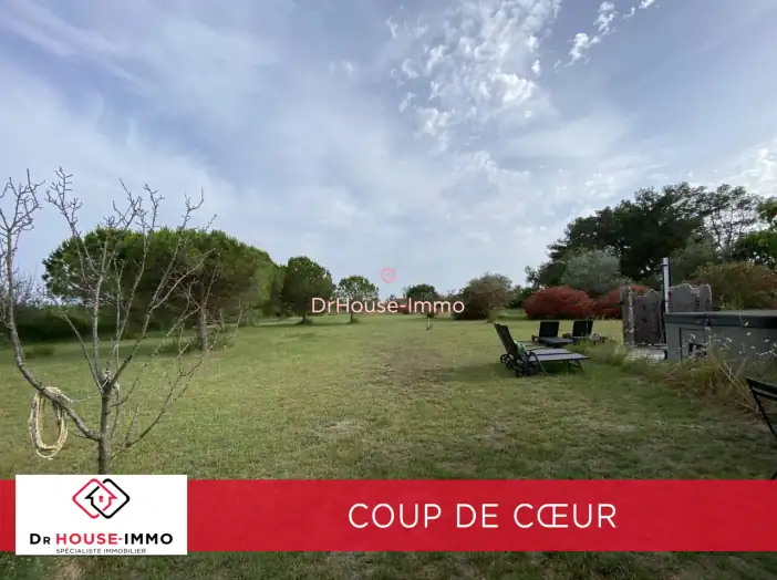 Maison 10 pièces de 320 m² - Saintes-Maries-de-la-Mer (13460)