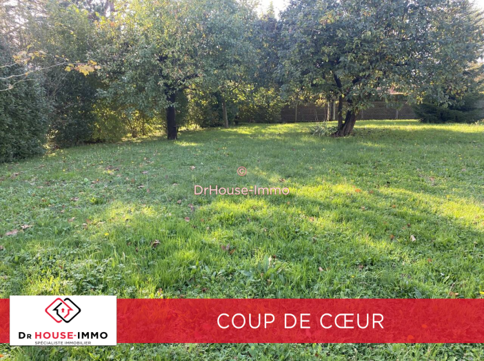 Terrain de 904m²