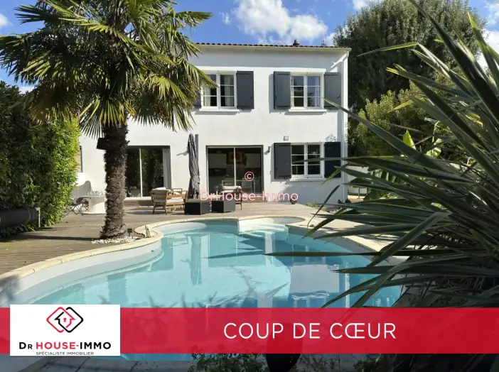 Maison 7 pièces de 160 m² - Périgny (17180)