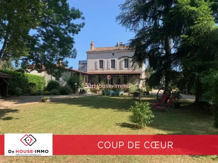 Maison 10 pièces de 292 m² - Antonne-et-Trigonant (24420)