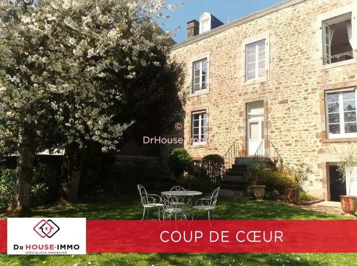 Maison 11 pièces de 240 m² - Fougères (35300)