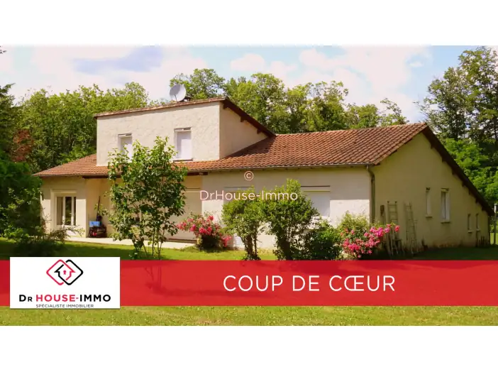 Maison 6 pièces de 156 m² - Agonac (24460)