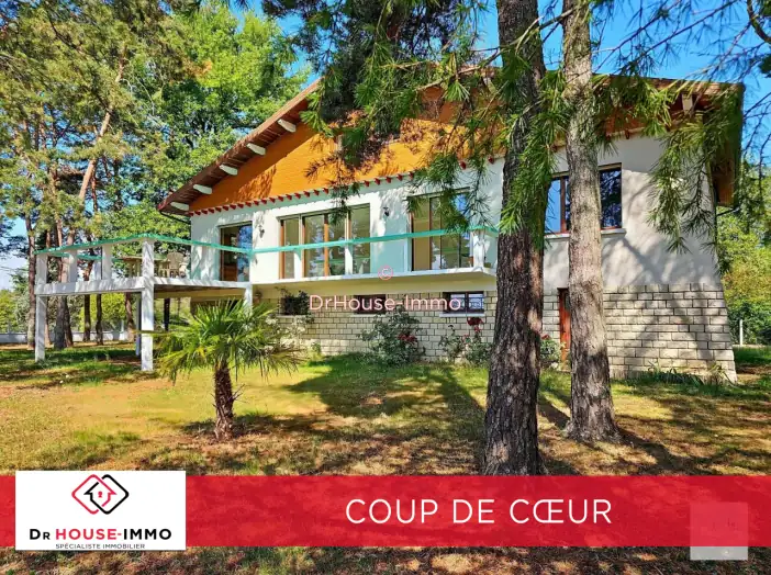 Maison 9 pièces de 210 m² - Peschadoires (63920)