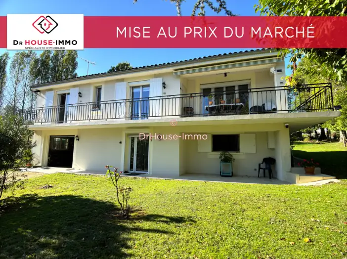 Maison 5 pièces de 111 m² - Château-l'Évêque (24460)