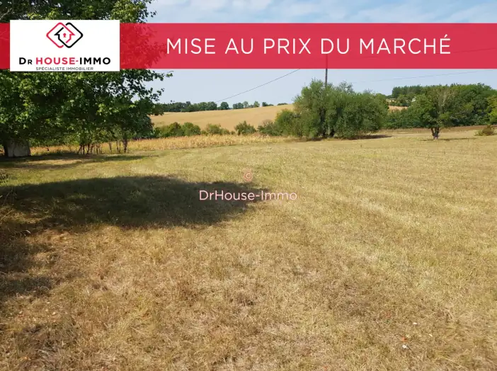 Terrain de 4 338 m² - Verteillac (24320)