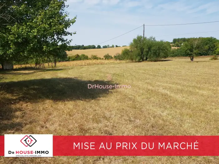 Terrain de 4 338 m² - Verteillac (24320)