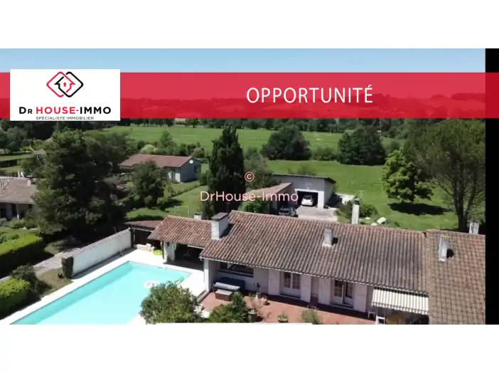 Maison 14 pièces de 218 m² - Saint-Gaudens (31800)