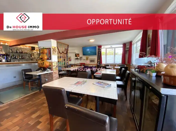 Commerce 1 pièce de 75 m² - Saintes-Maries-de-la-Mer (13460)