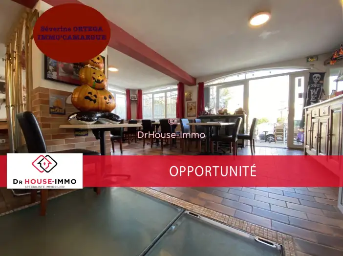 Commerce 1 pièce de 75 m² - Saintes-Maries-de-la-Mer (13460)